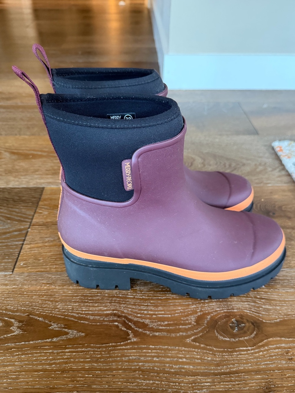 Merry People Tully Ankle Rain Boot - size 39